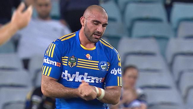 Parramatta prop Tim Mannah re-injures his shoulder in his first game back.