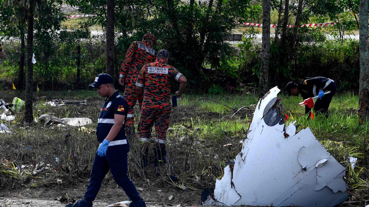 Katastrofa samolotu na autostradzie w Malezji: 10 osób zginęło, gdy lekki samolot rozbił się na drodze