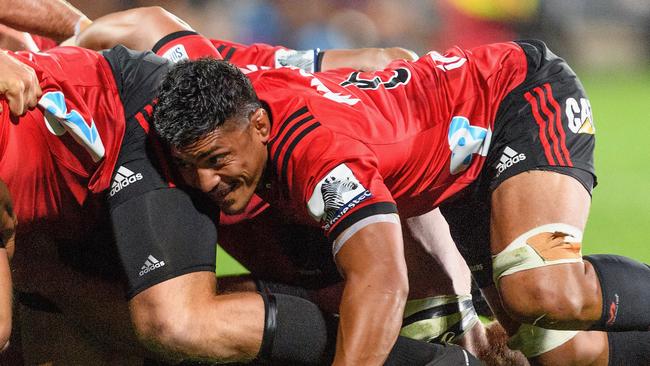 CHRISTCHURCH, NEW ZEALAND - MAY 12: Peter Samu of the Crusaders packs down in a scrum during the round 12 Super Rugby match between the Crusaders and the Waratahs at AMI Stadium on May 12, 2018 in Christchurch, New Zealand.  (Photo by Kai Schwoerer/Getty Images)