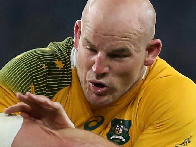 LONDON, ENGLAND - OCTOBER 03: Stephen Moore of Australia takes on George Ford of England during the 2015 Rugby World Cup Pool A match between England and Australia at Twickenham Stadium on October 3, 2015 in London, United Kingdom. (Photo by David Rogers/Getty Images)