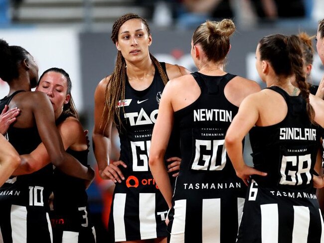 SYDNEY, AUSTRALIA - JUNE 19: Magpies players react at full time during the Super Netball Semi Final match between GWS Giants and Collingwood Magpies at Ken Rosewall Arena, on June 19, 2022, in Sydney, Australia. (Photo by Brendon Thorne/Getty Images)