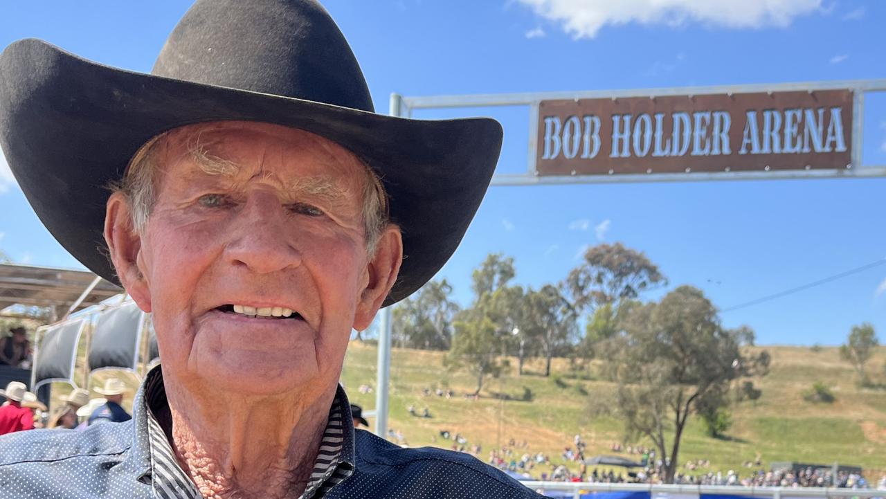 Bob Holder, 92-year-old NSW cowboy legend, receives Cootamundra rodeo ...