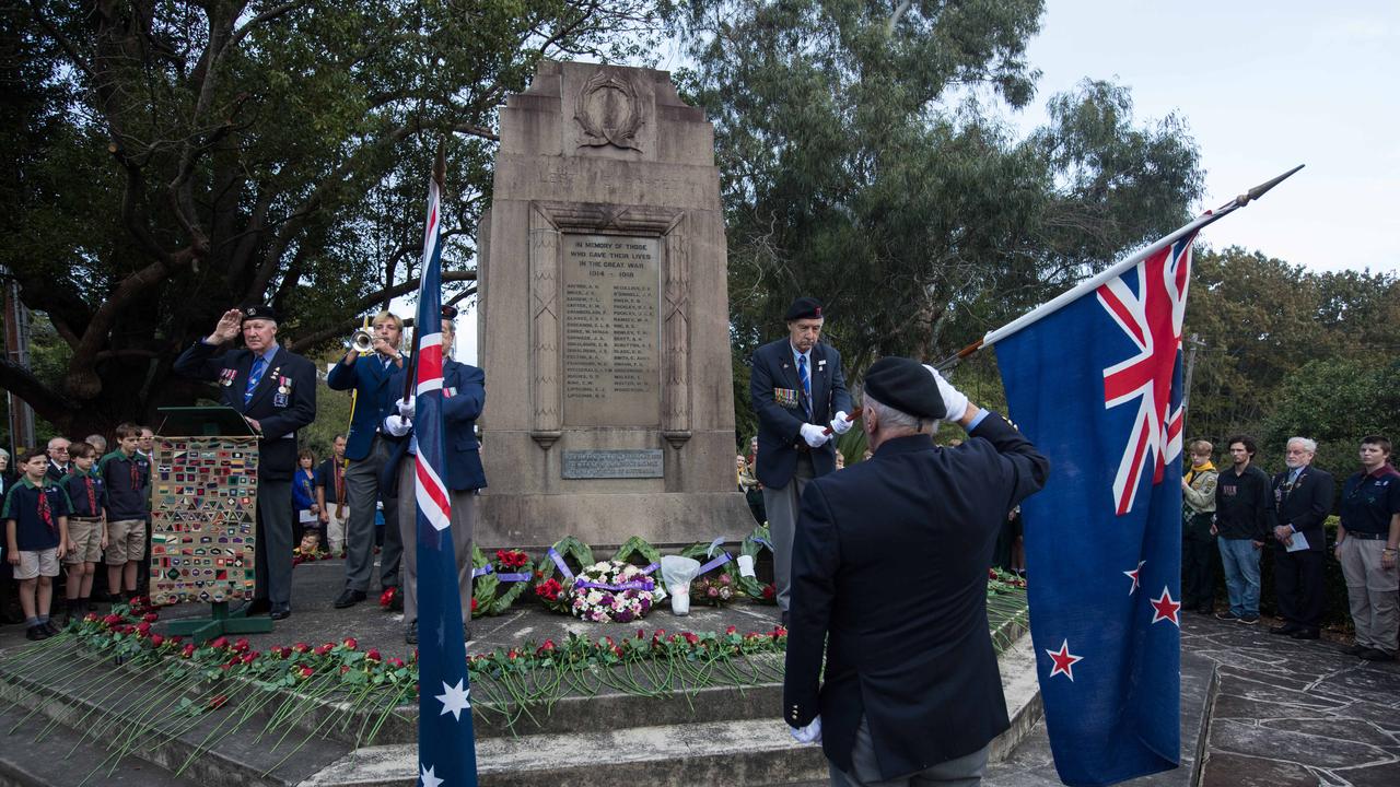 Anzac Day 2018: Hornsby community gathers to pay respects | Daily Telegraph