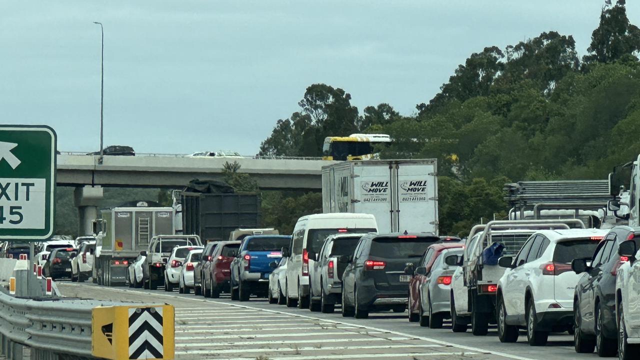 Major delays on M1 southbound heading to the Gold Coast after bike ...