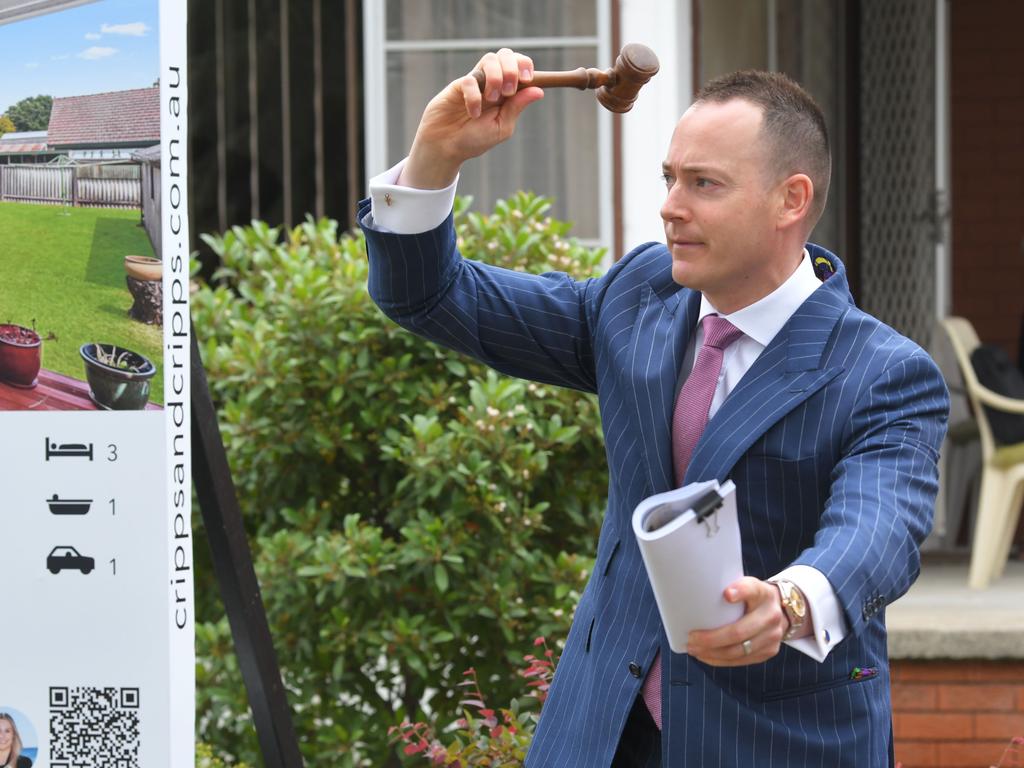 Auctioneer Andrew Cooley in action last weekend. Picture: Simon Bullard.