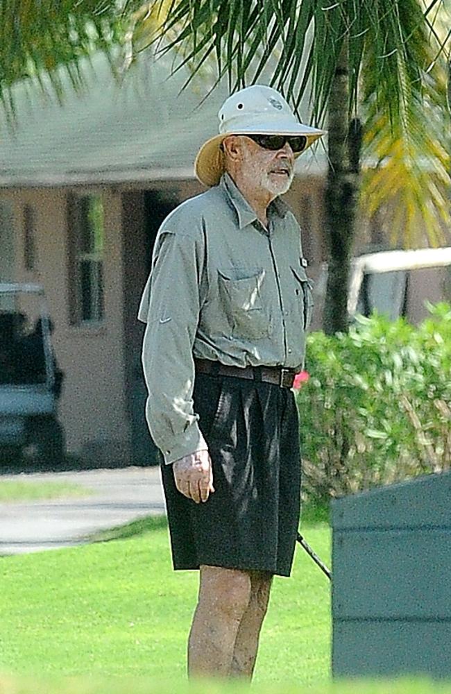 Sean Connery Dead Last Pictures Of Movie Legend In Public In The