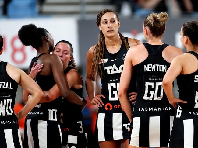 SYDNEY, AUSTRALIA - JUNE 19: Magpies players react at full time during the Super Netball Semi Final match between GWS Giants and Collingwood Magpies at Ken Rosewall Arena, on June 19, 2022, in Sydney, Australia. (Photo by Brendon Thorne/Getty Images)