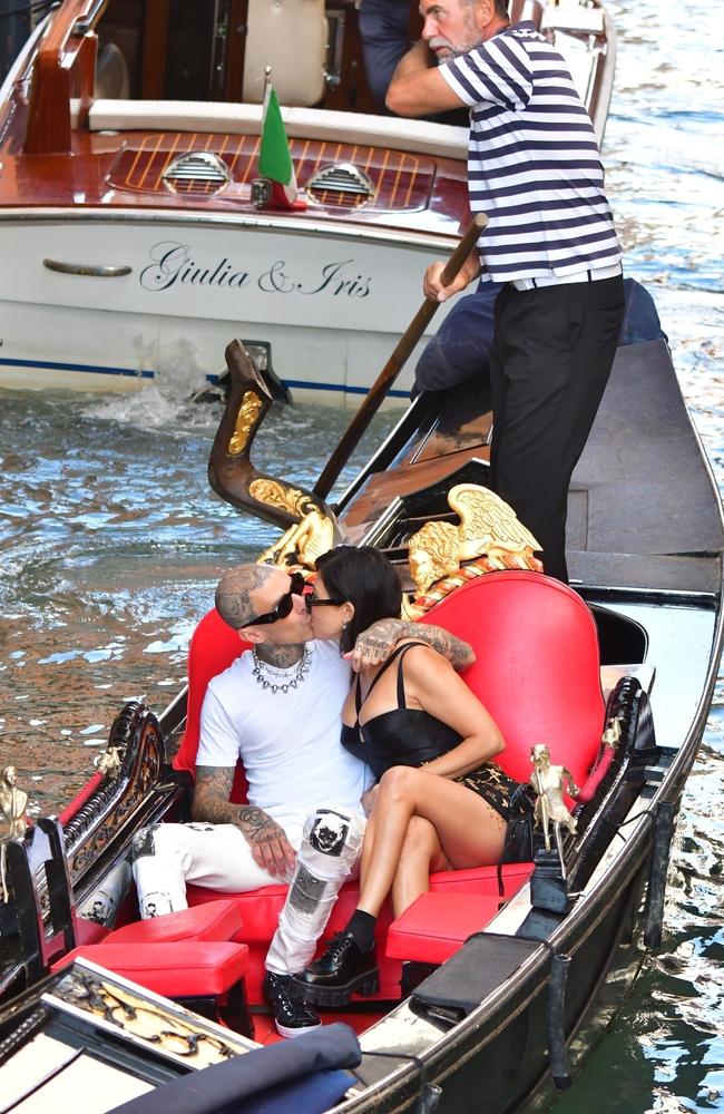 This gondolier has seen it all. Picture: Cobra Team / BACKGRID