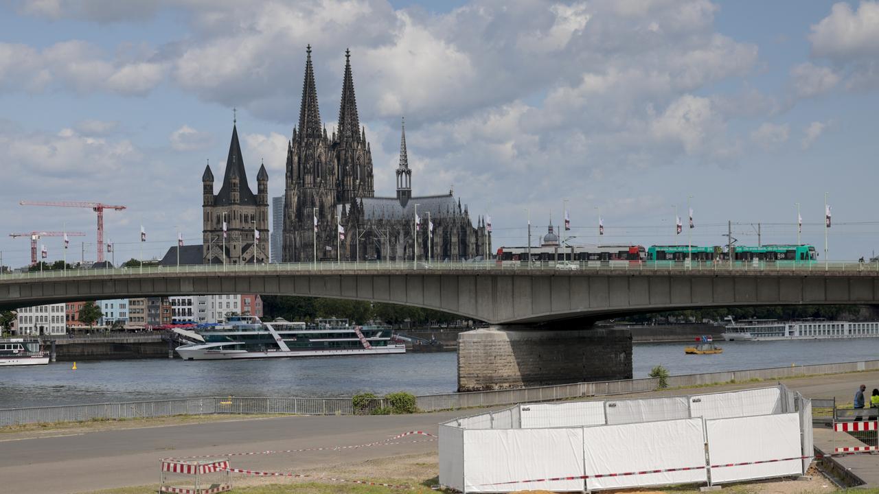 Cologne evacuates 20,000 people to defuse WWII bombs