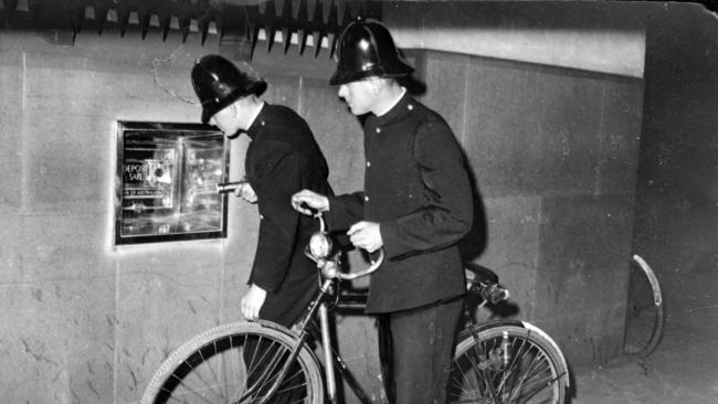 Detection is astoundingly advanced from the tasks that faced these Melbourne police in 1938. Picture: Argus Photo Collection