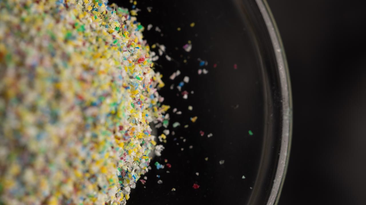 Microplastics can cause damage to human cells.