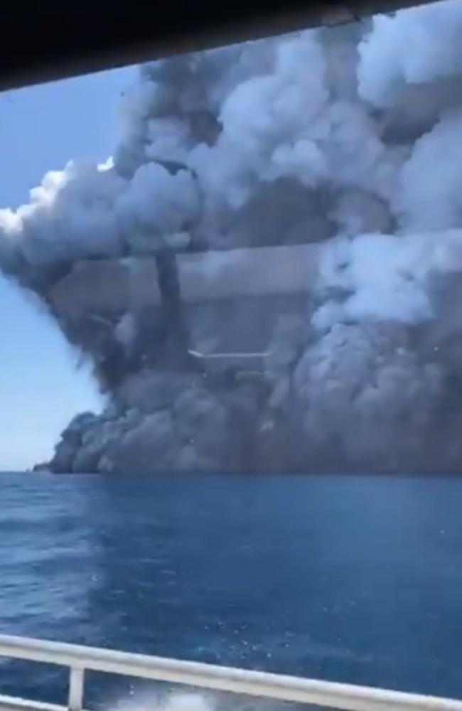 White Island Volcano eruption in New Zealand. Picture: @sch/Michael Schade on Twitter