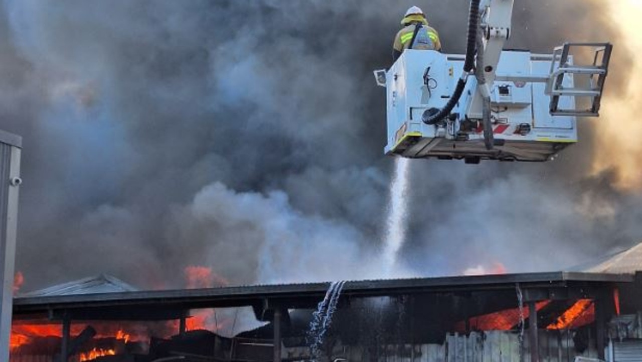 Fire causes closure of Gympie Rd