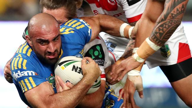 Tim Mannah leads a forward charge.