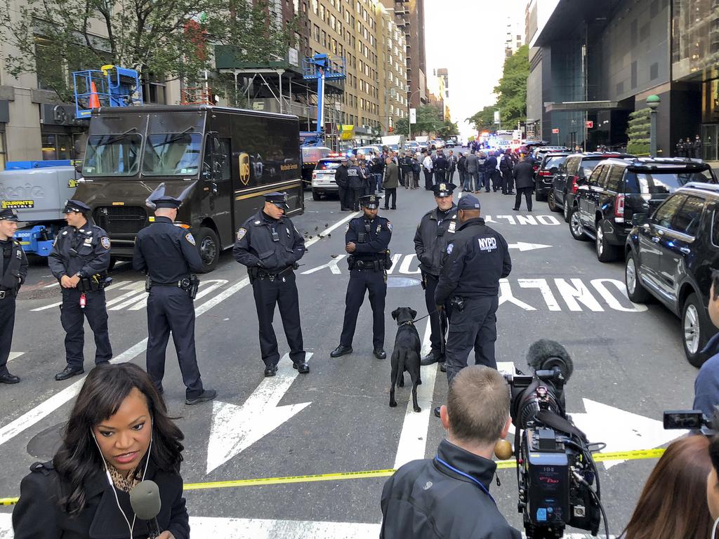 Bomb threat in New York: Chilling CNN on-air bomb evacuation | news.com ...