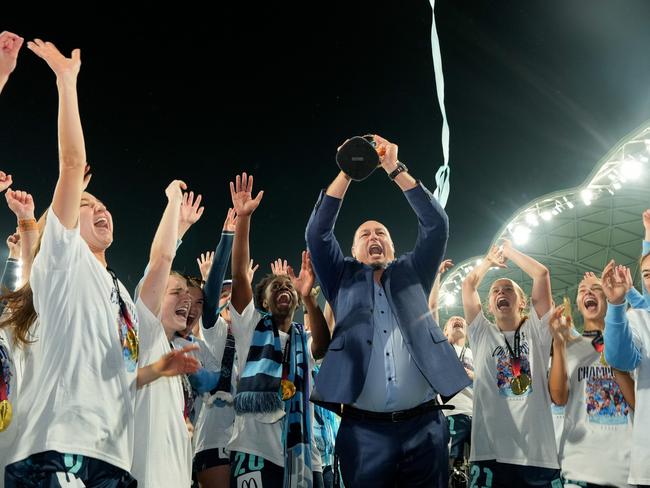 MELBOURNE, AUSTRALIA - MAY 04: Ante Juric, Coach of Sydney FC celebrates with his team in front of Sydney FC fans during the A-League Women Grand Final match between Melbourne City and Sydney FC at AAMI Park, on May 04, 2024, in Melbourne, Australia. (Photo by Asanka Ratnayake/Getty Images for A-Leagues)