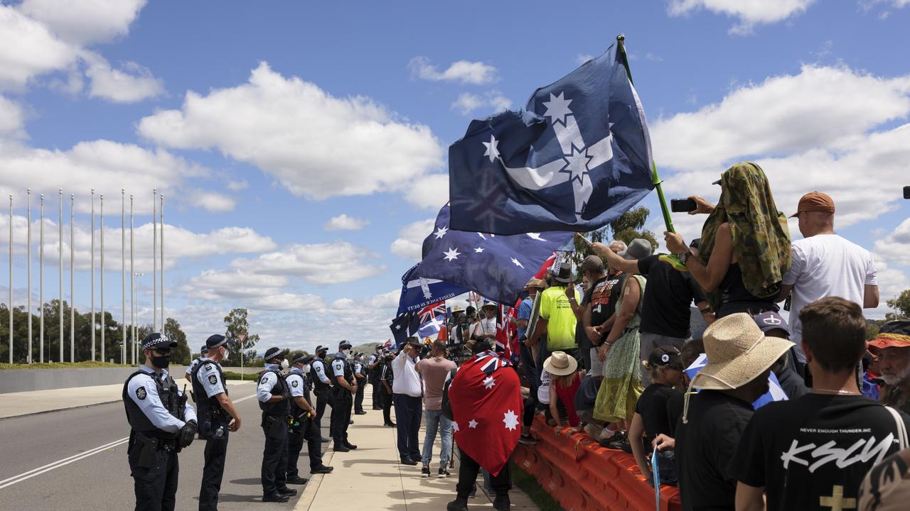 ACT Policing issue stern warning to Convoy to Canberra protesters ...