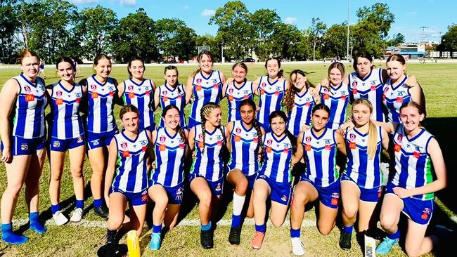 The Mt Gravatt Vultures under 17 Div 2 girls.