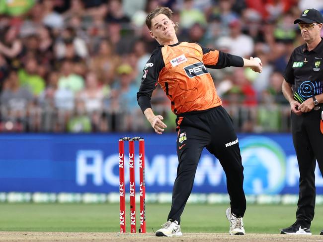 Cooper Connolly bowling for Perth Scorchers in the BBL. Picture: Jeremy Ng/Getty Images