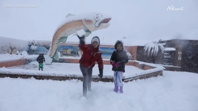 Snow dumps on Oberon