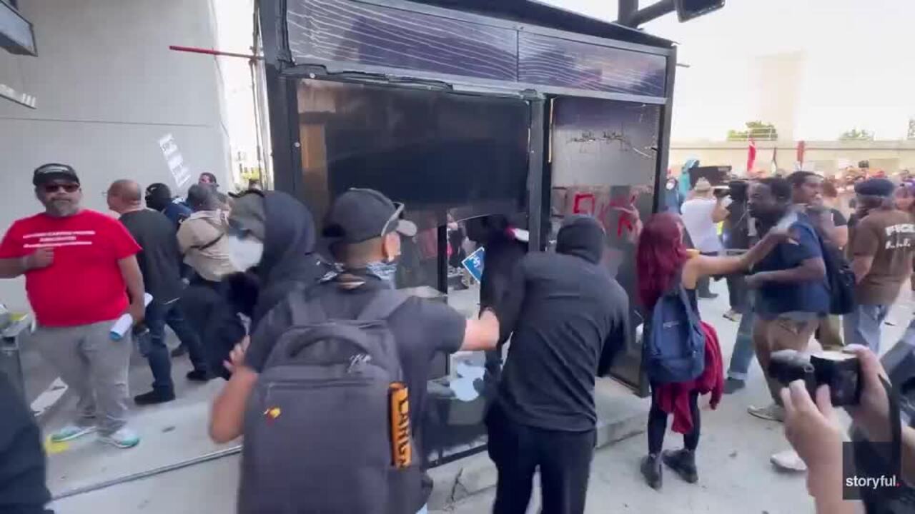 LA: Demonstration turns ugly
