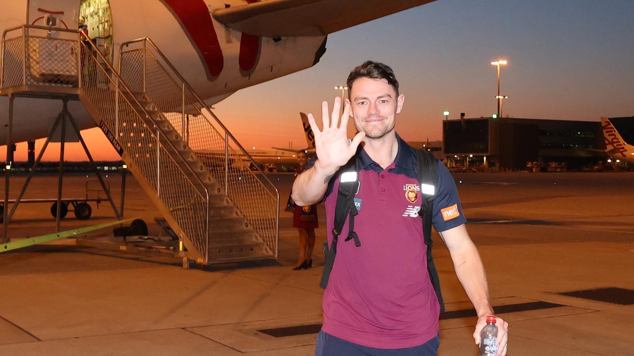 Lachie Neale arrives at Melbourne airport. Picture: Alex Coppel