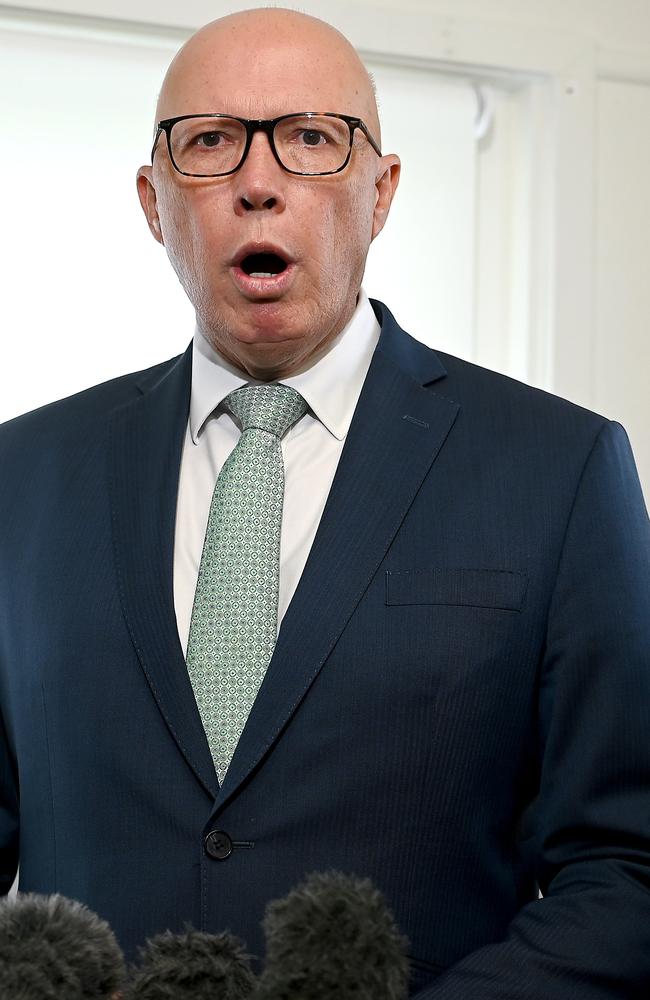 Peter Dutton faces scrutiny over share trading during the global financial crisis, prompting Labor to question whether he had insider information before making significant purchases in the banking sector. Picture: NewsWire / John Gass