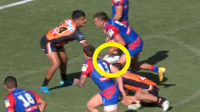 What was Tyrone Peachey thinking? Photo: Fox Sports/Kayo.