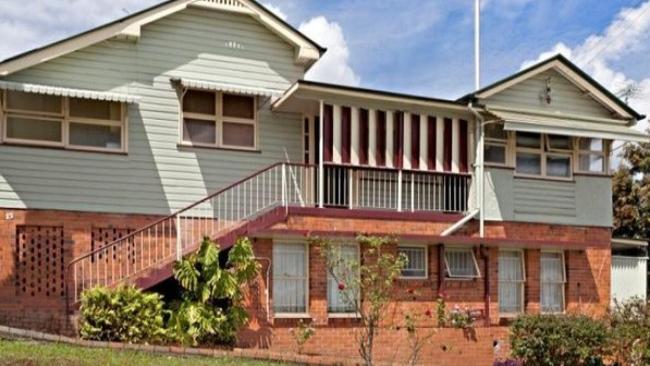 REAL ESTATE: 4/30 Kellett St Auchenflower Qld 4066 $200 per week Bedrooms 1 Bathrooms 1 Other Date Available: Thu 28-Jan-16 Picture: realestate.com.au