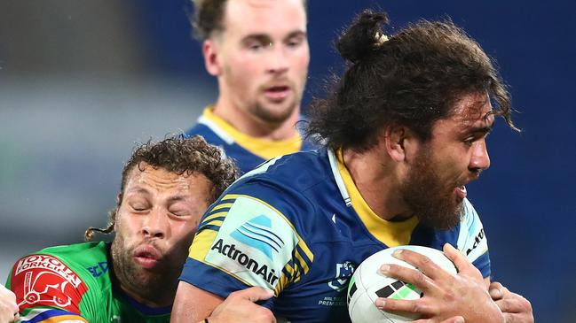 GOLD COAST, AUSTRALIA - JULY 22: Isaiah Papali'i of the Eels runs the ball during the round 19 NRL match between the Parramatta Eels and the Canberra Raiders at Cbus Super Stadium, on July 22, 2021, in Gold Coast, Australia. (Photo by Chris Hyde/Getty Images)