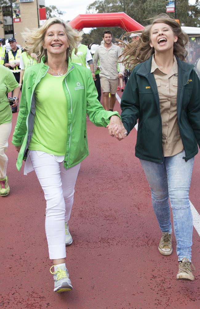 Olivia Newton John and Bindi Irwin start the 5km Wellness Walk together. Picture: Media Mode