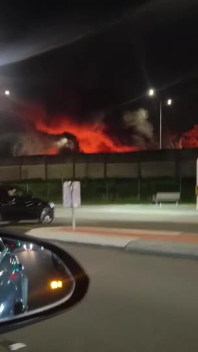 B-double ablaze on Logan Motorway