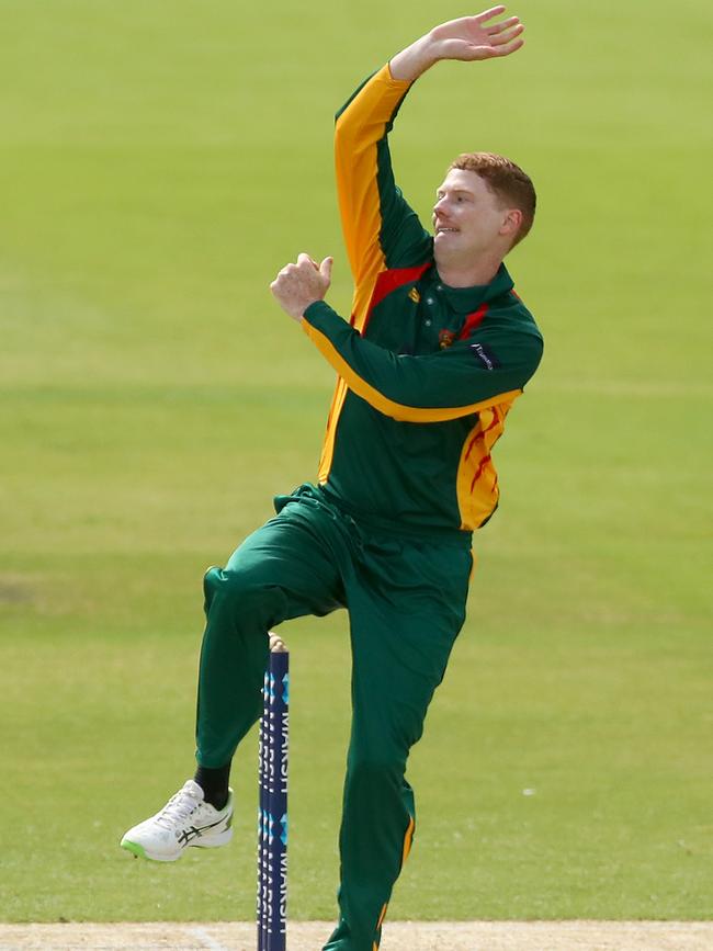 Tom Andrews in action during the Marsh One Day Cup match between Victoria and Tasmania at CitiPower Centre on March 10, 2021 in Melbourne, Australia. (Photo by Kelly Defina/Getty Images)