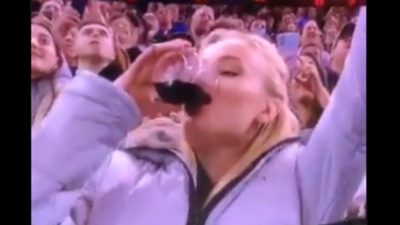 Game of Thrones Star Sophie Turner Chugs Red Wine During New York Rangers Game