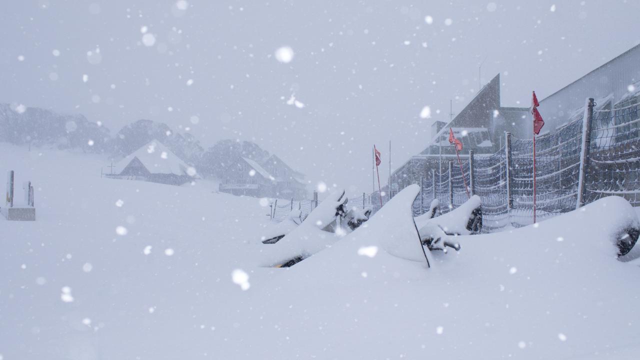 Blizzard-like conditions have lashed parts of the alpine region in NSW and Victoria since Sunday. Picture: Perisher Resorts