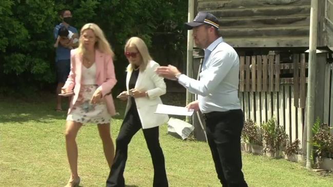 Replay: Brisbane house auction - 31 Parooba Ave, Camp Hill