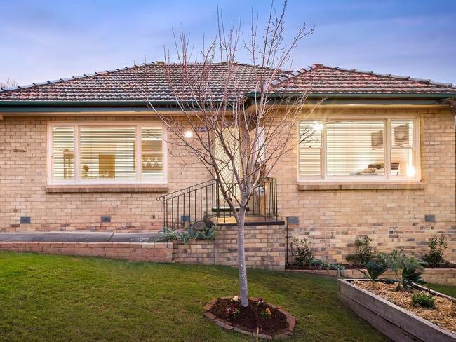 11 Maleela Grove, Rosanna - for Herald Sun real estate