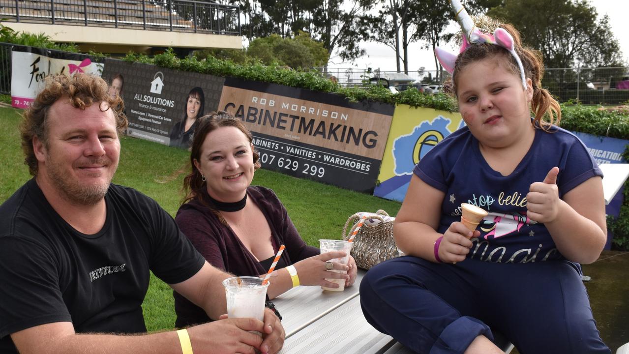 Phoebe, Gaven Heron and Tamara Sing at the first day of the Gympie Show, 2022.