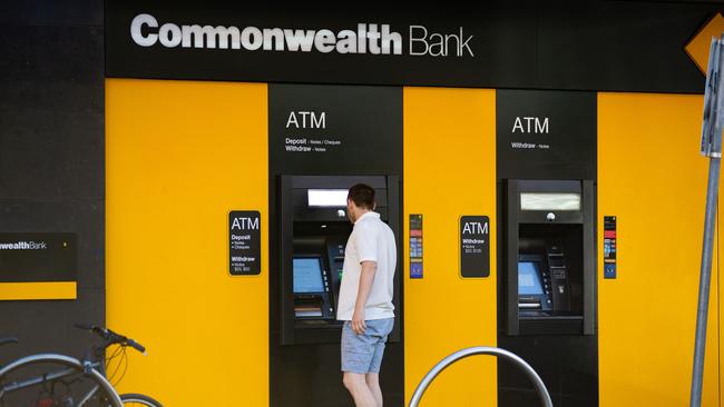 The Commonwealth Bank is allowing its customers to put a temporary pause on loan repayments. Picture: NCA NewsWire / Sarah Matray