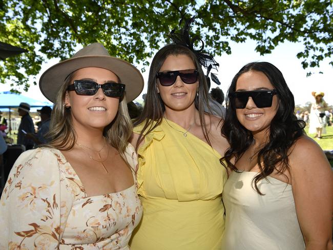 Apiam Bendigo Cup was held at Bendigo Racecourse, Bendigo, Victoria, on Wednesday, October 30th, 2024. Pictured enjoying the horse racing carnival are Zahlia, Olivia and Kye. Picture: Andrew Batsch