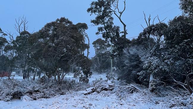 Snow at the Great Lakes Hotel. Pic: Supplied.