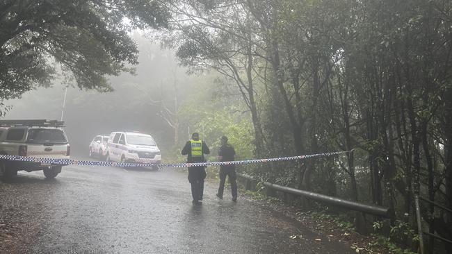 Police searching in the Gold Coast hinterland after the discovery of a human skull.