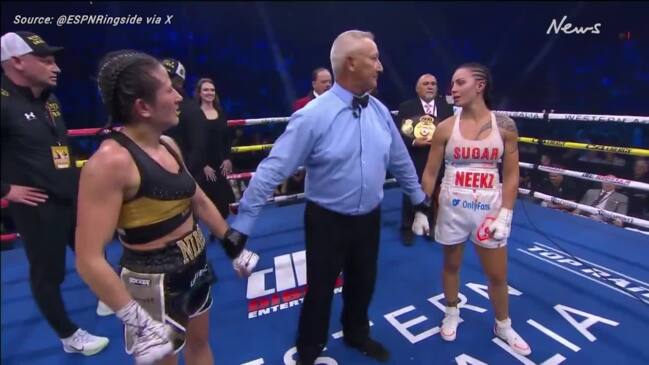 Boxing erupts as ring announcer Lieutenant Dan makes all-time howler ...