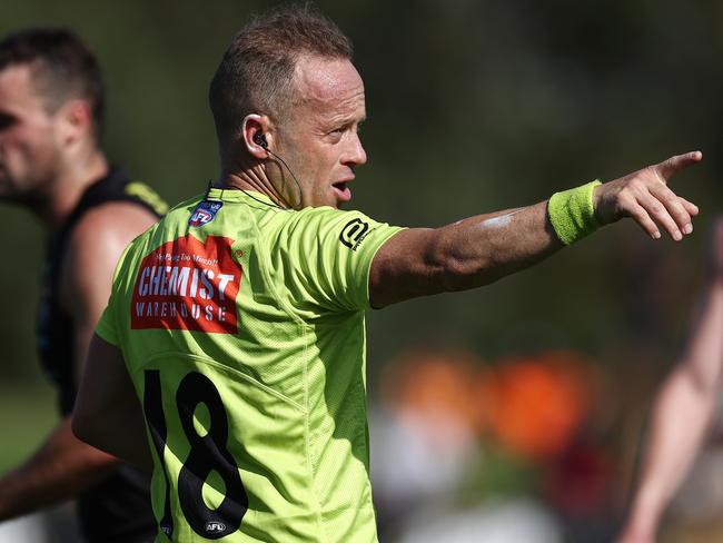 MELBOURNE . 24/02/2023.  AFL . St Kilda vs Melbourne at Moorabbin.  Umpire Ray chamberlain back in action   . Pic: Michael Klein