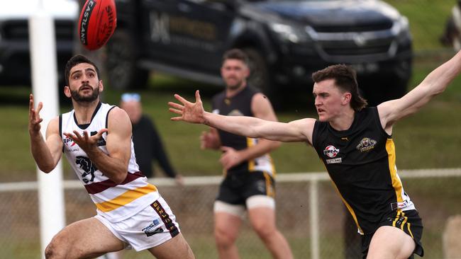 EFL: Doncaster East’s Jack Sholakis keeps his eye on the ball. Photo: Hamish Blair