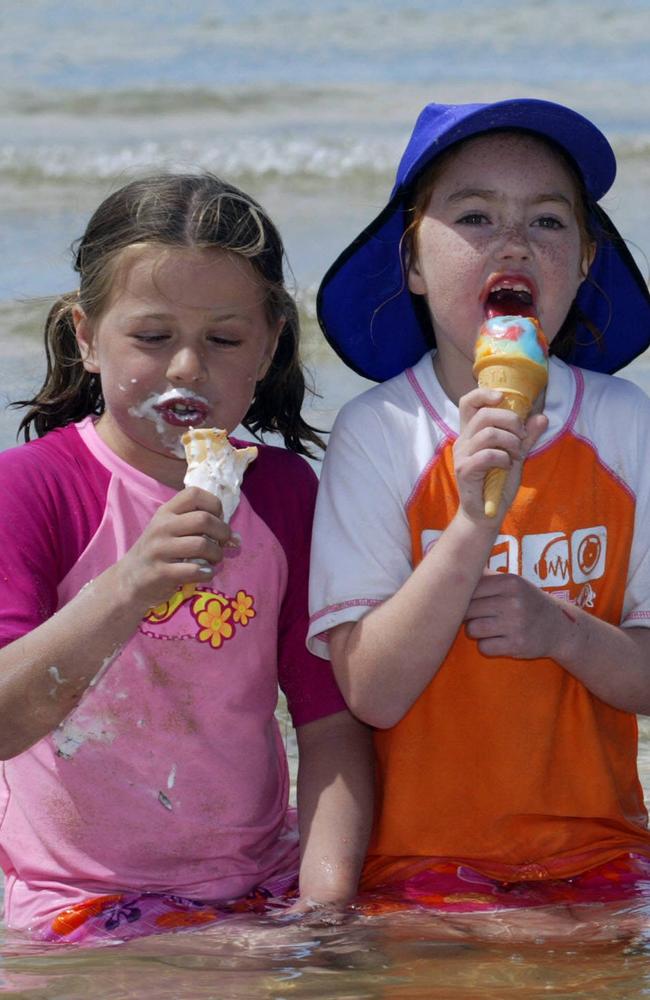 Cousins Georgia, 7, (left) and Laura, 6, (right) had New Year’s Eve in Sorrento licked. Picture: Jessica Lee