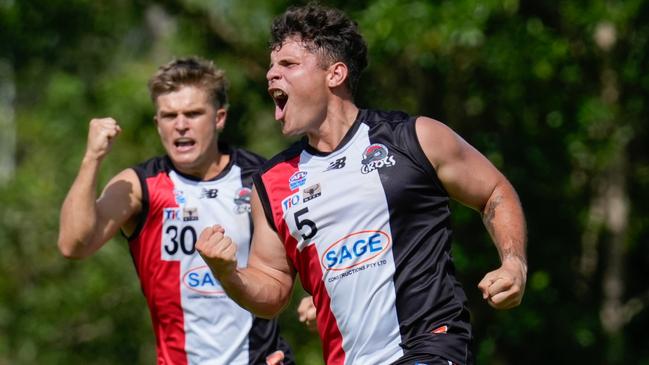 Thomas Clarke playing for Southern Districts in the 2024-25 NTFL season. Picture: Tymunna Clements / AFLNT Media