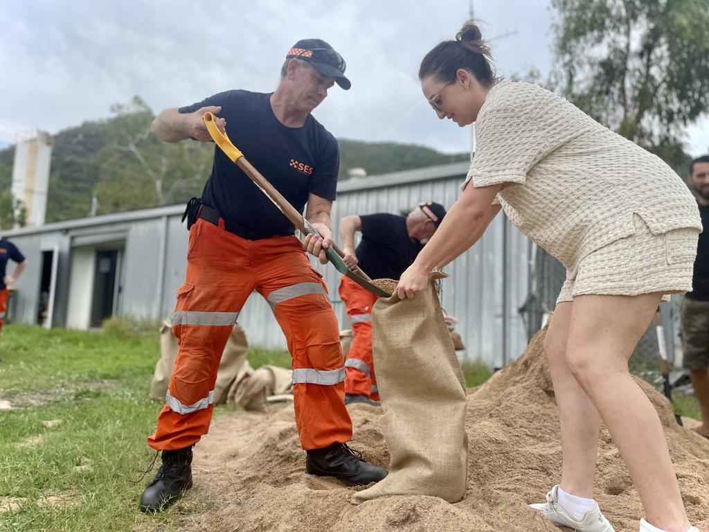 Magnetic Island SES have helped residents fill sandbags in preparation for potential Tropical Cyclone Kirrily.