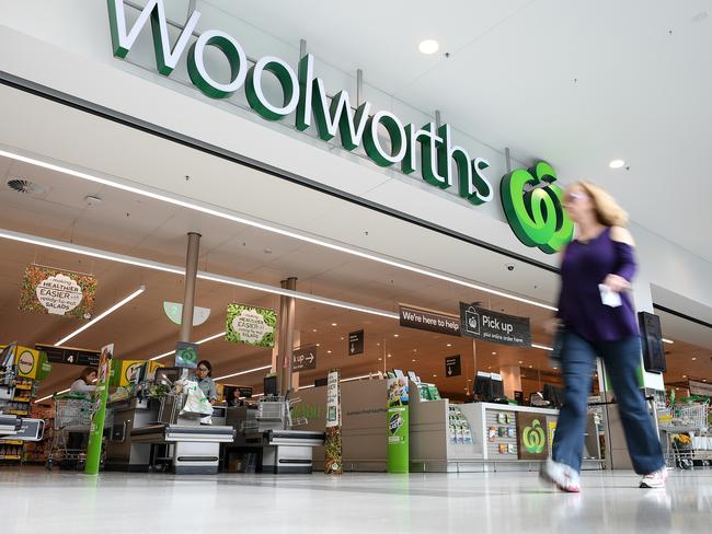 Woolworths said it had employed an extra 15,000 team members in a variety of customer-service roles to keep up with Christmas demand. Picture: AAP