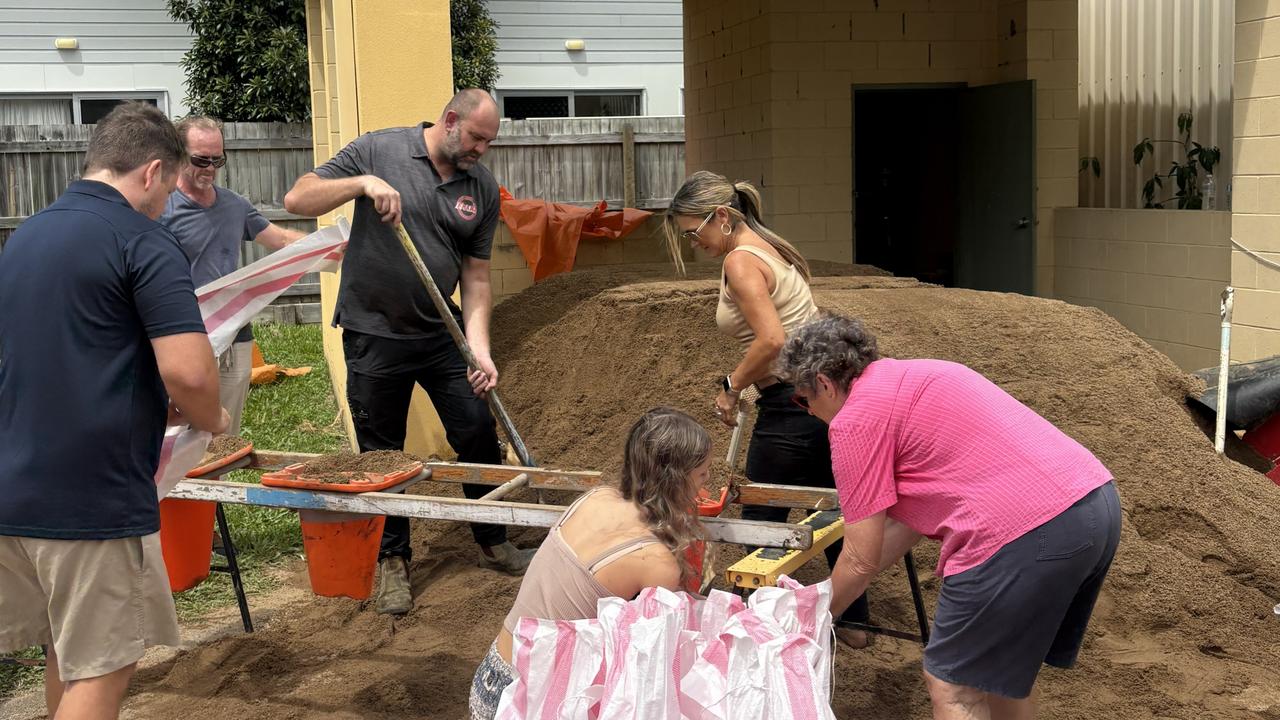 Sunshine Coast residents fill sandbags in Caloundra ahead of TC Alfred making landfall.